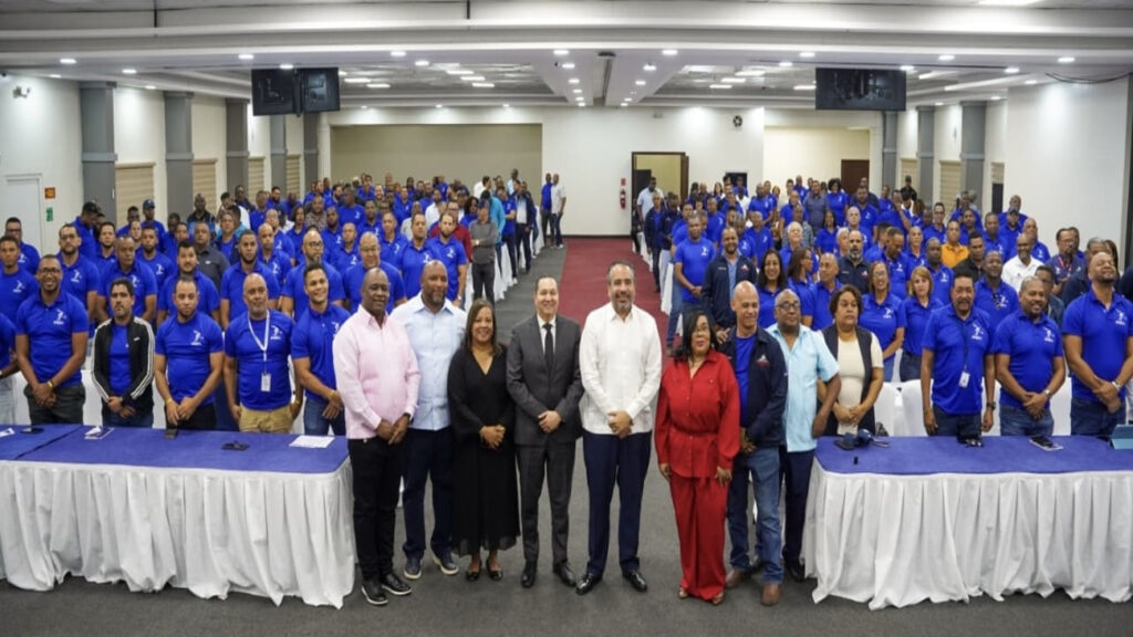 Ministro Kelvin Cruz inicia reconstrucción del Club La Matica con ...